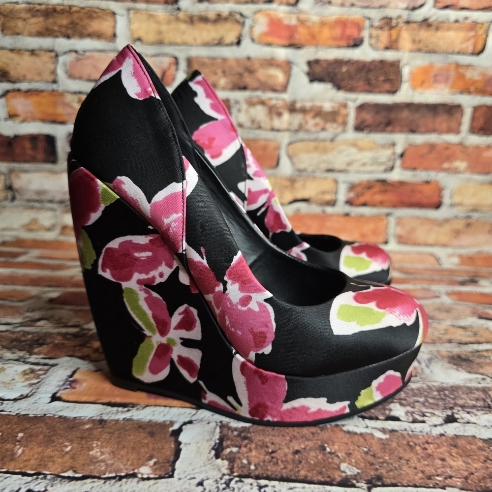 ELLE Jessica Black Satin Butterfly Wedge Platforn Pumps Size 6 Like New